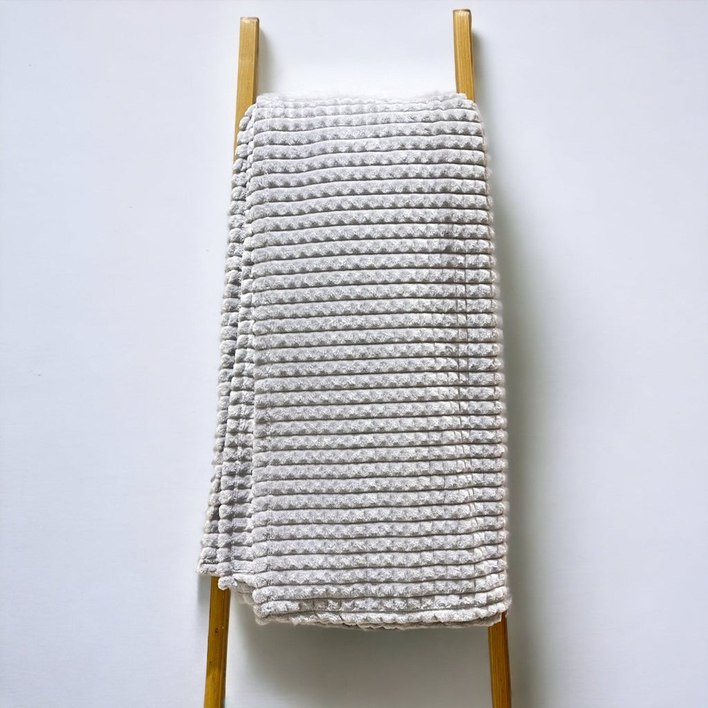 Aria Carved Ribbed Throw - 180 x 200 cm - StylePhase SA