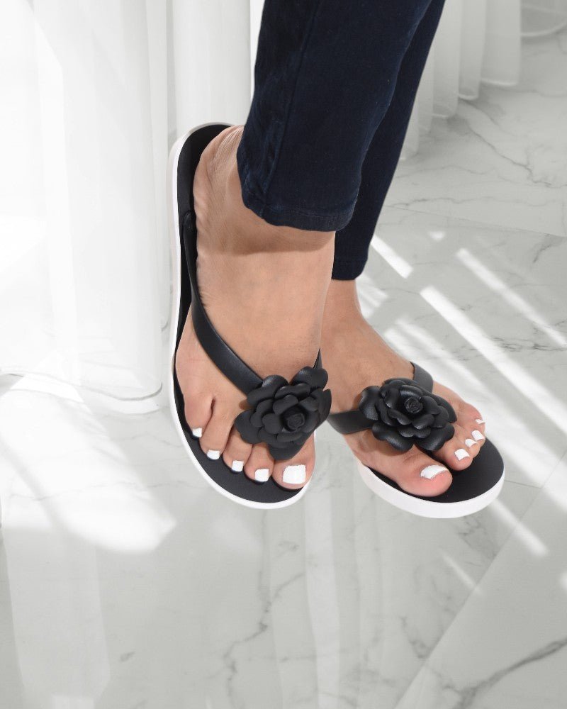 Black Flip - Flop With a Flower - StylePhase SA