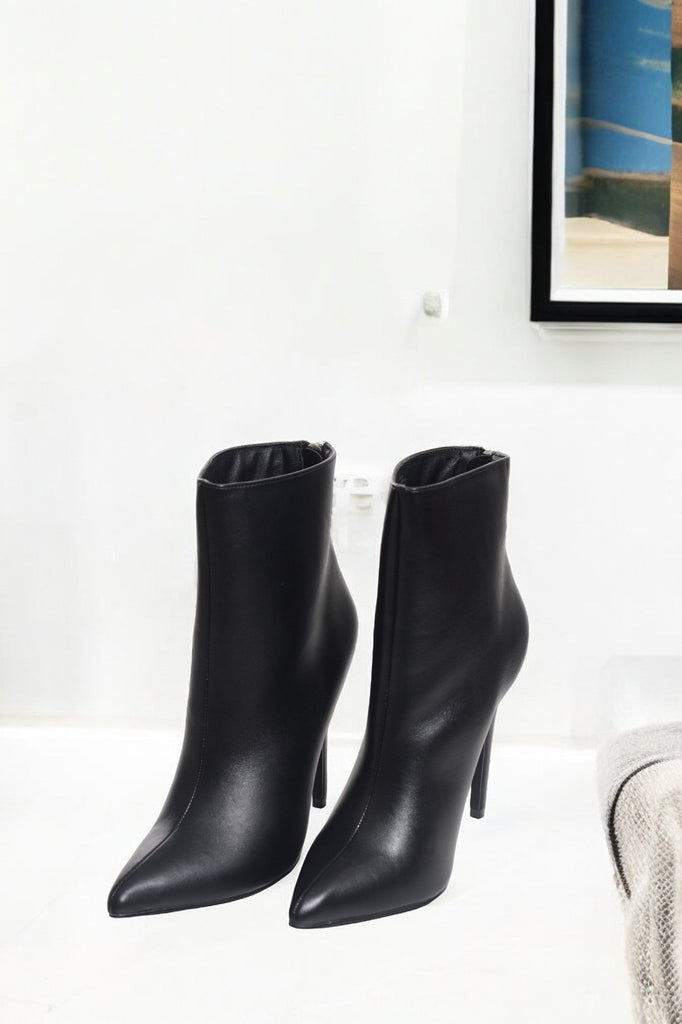 Black Madelina Ankle Boots - StylePhase SA