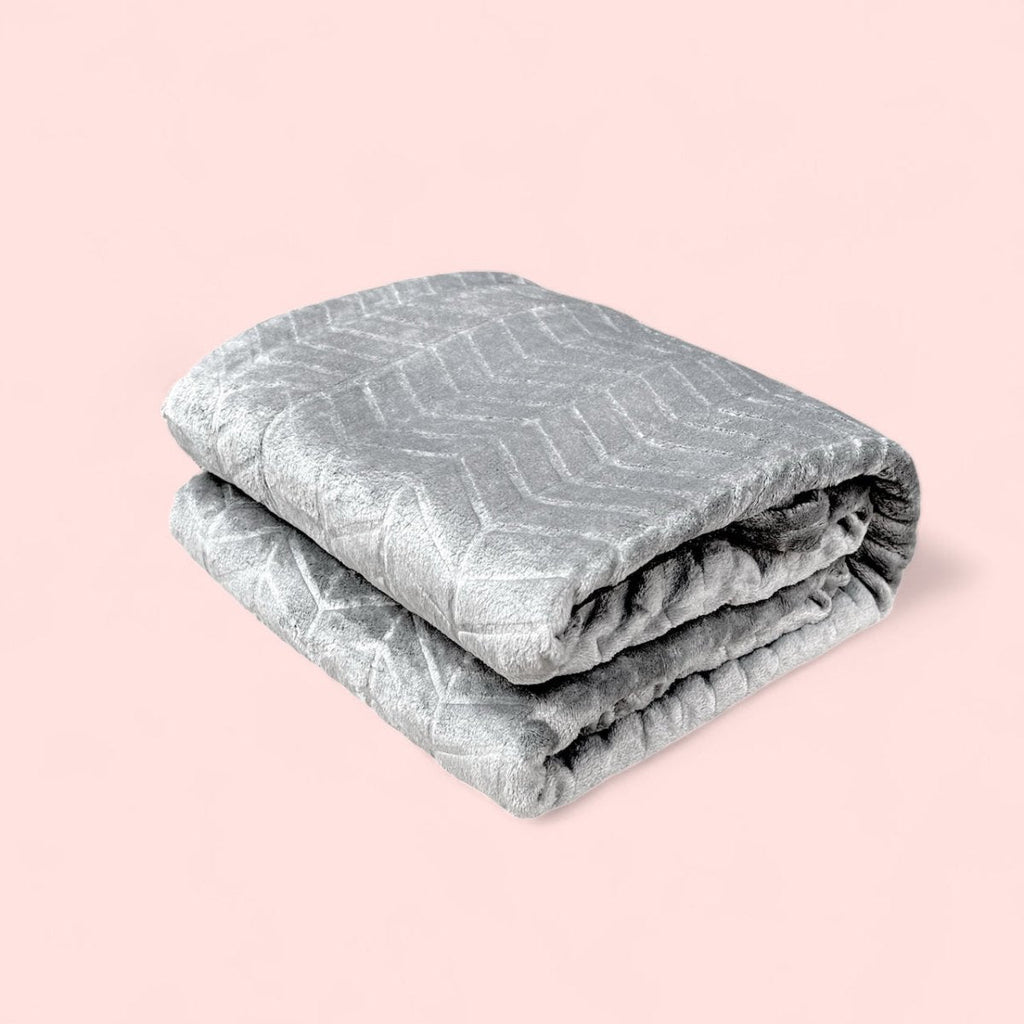 Embossed Flannel Fleece Throw - 180 x 200 cm - StylePhase SA
