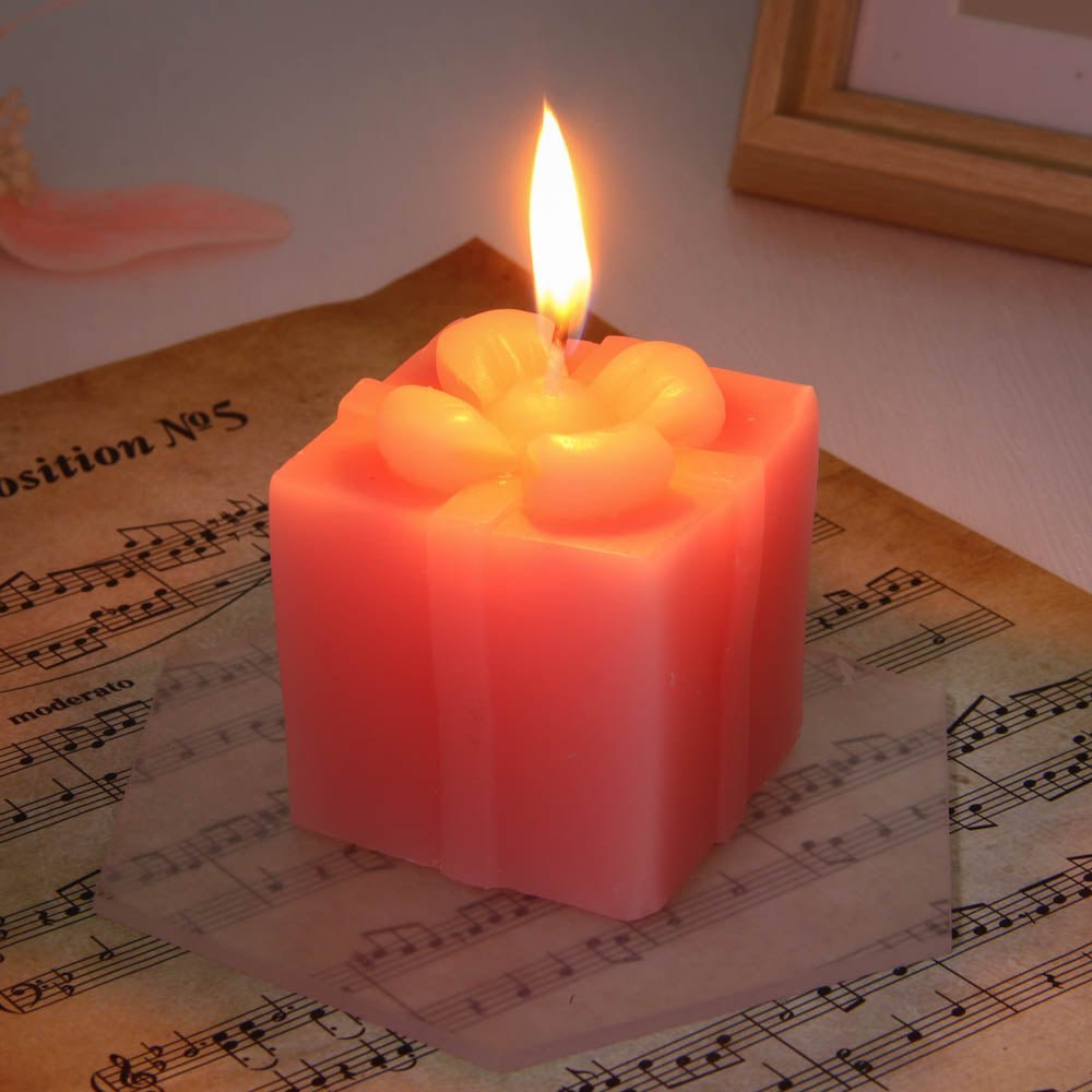 Gift Shaped Rose Scented Candle - StylePhase SA