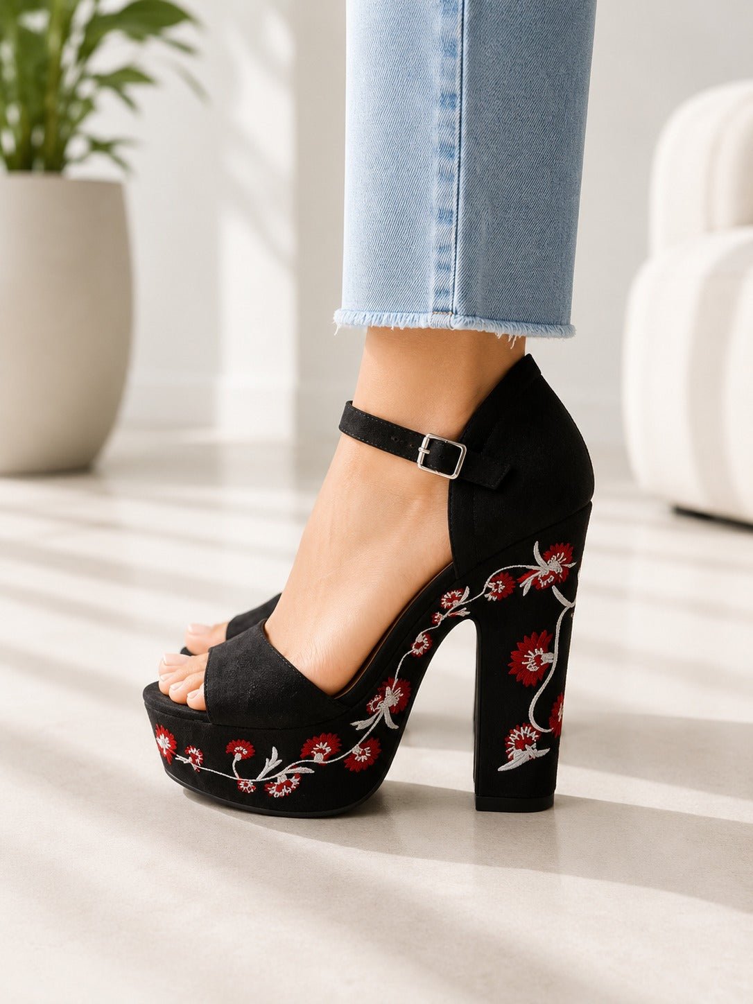 Ladies Black Floral Lawren Platform Block Heel Sandals - StylePhase SA