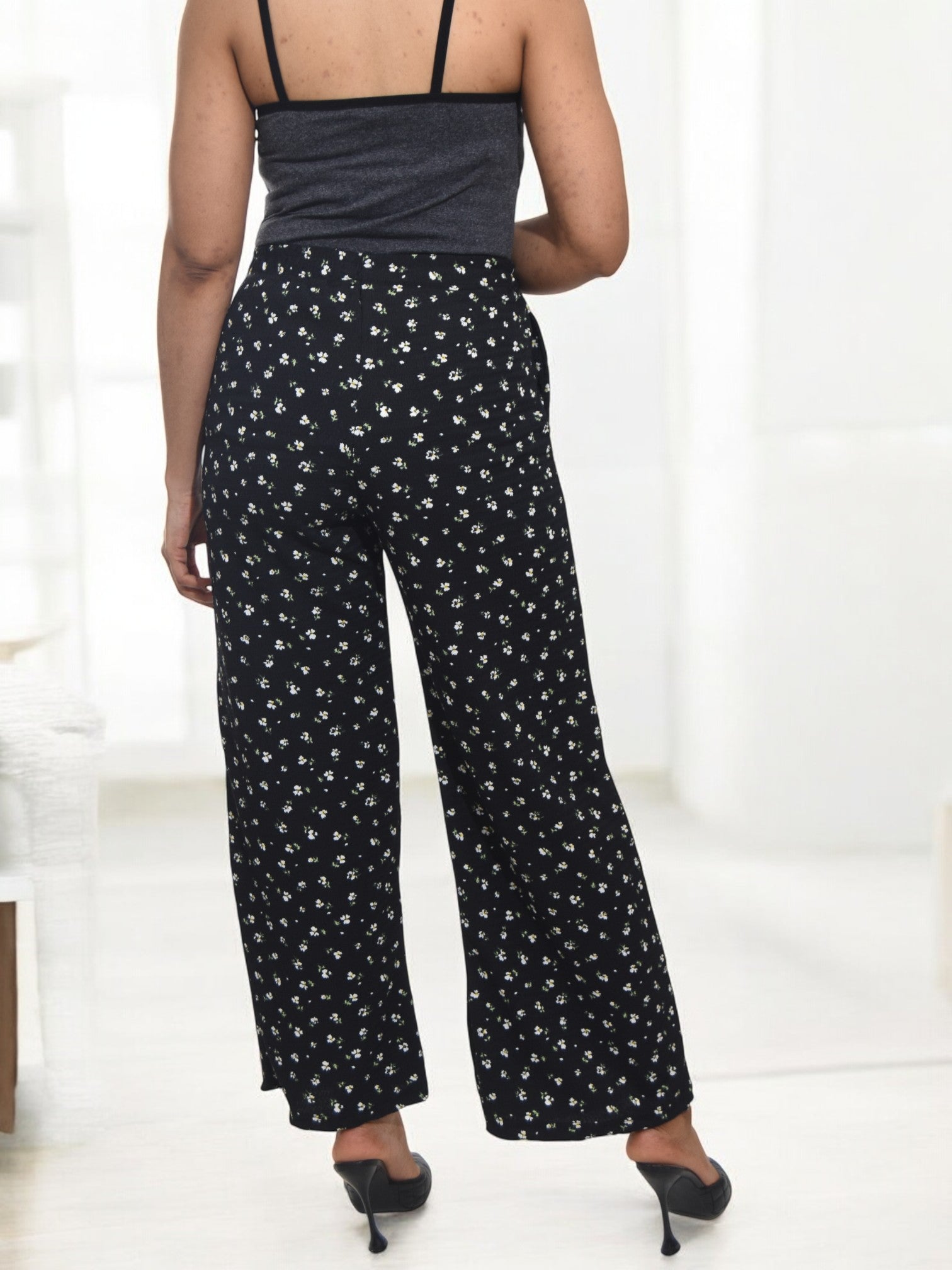 Ladies Black Mini Floral Pocket Pants - StylePhase SA