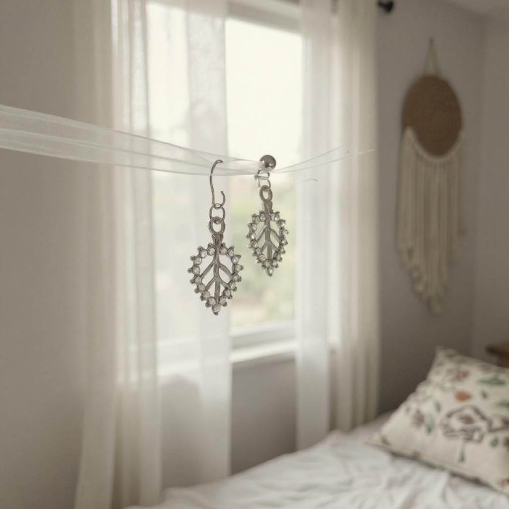 Ladies Mini Leaf Earrings - StylePhase SA
