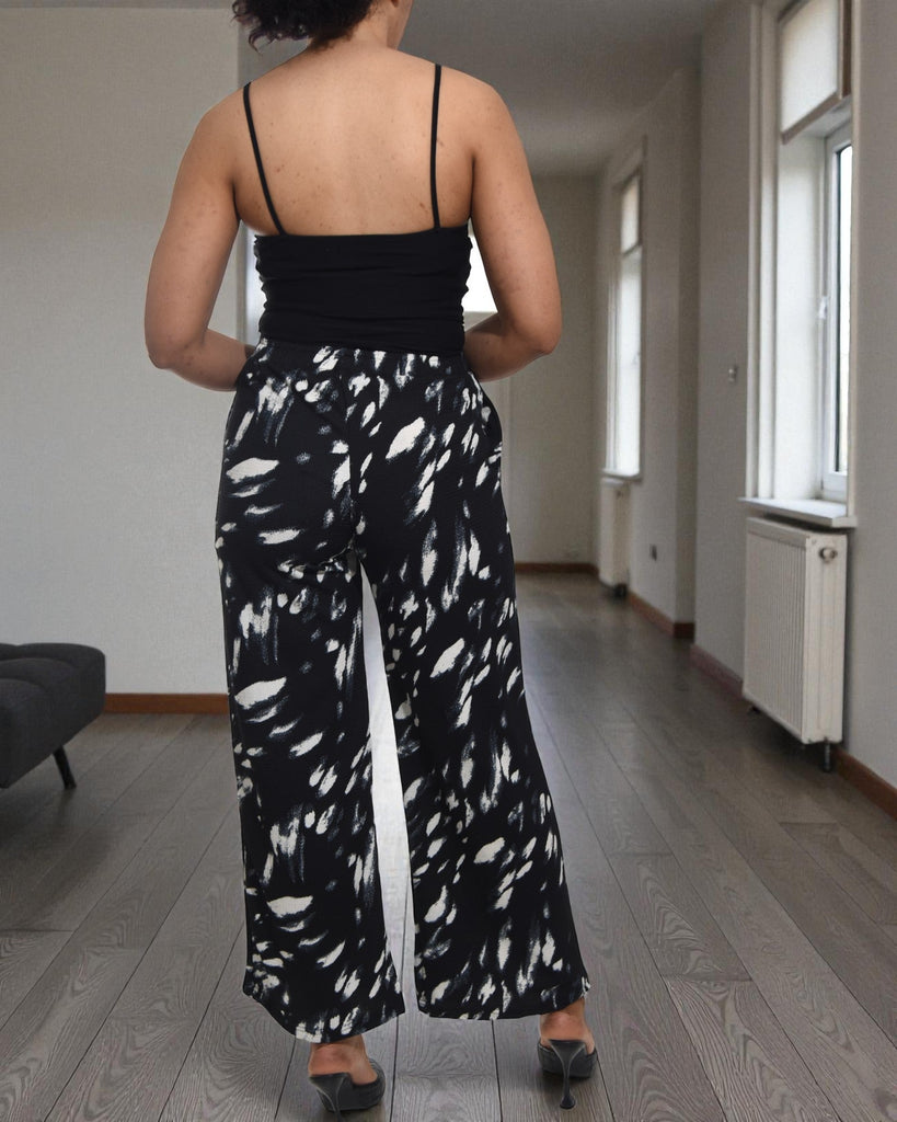 Ladies Pattern Black Pocket Pants - StylePhase SA