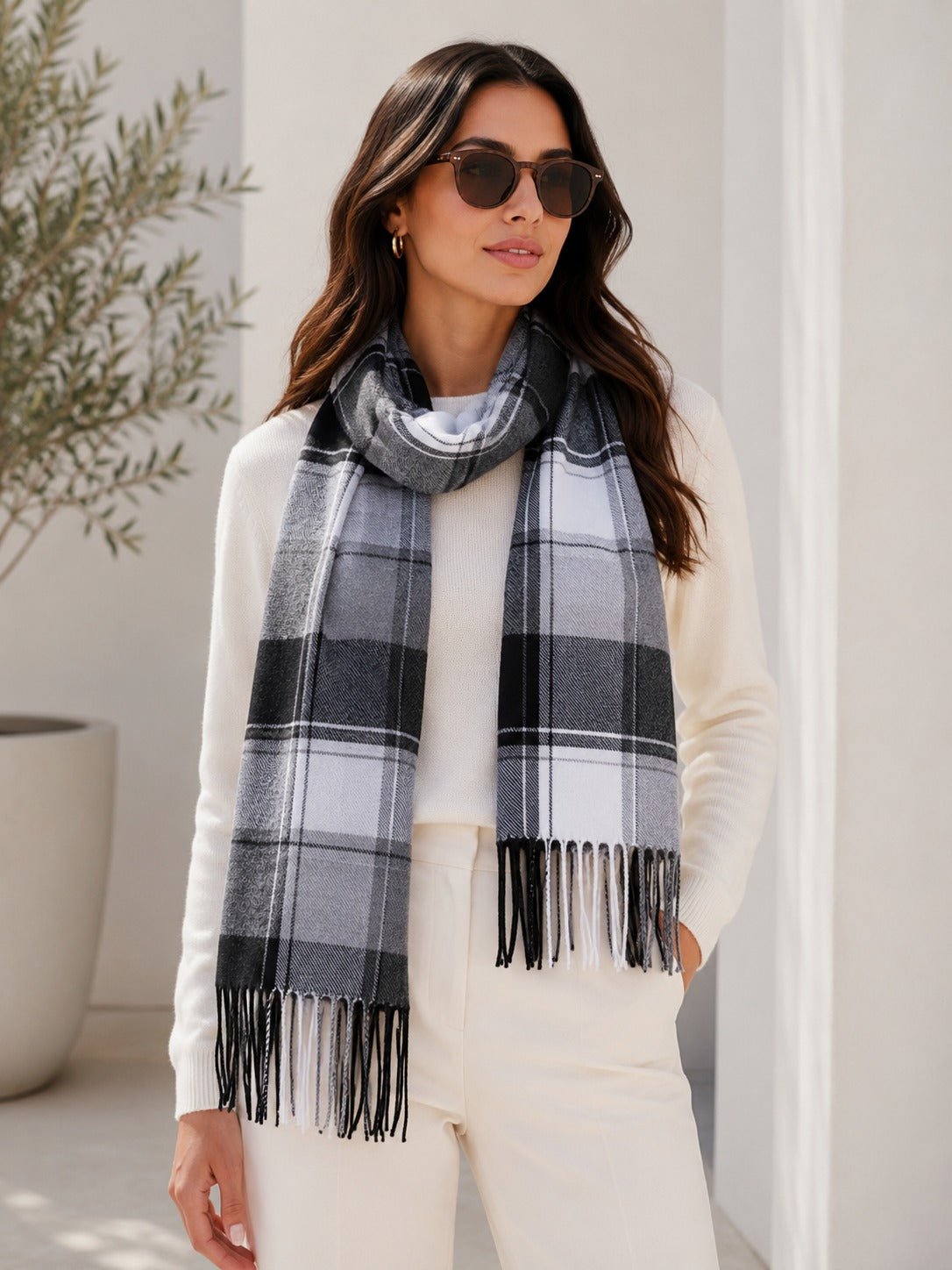 Ladies Plaid Black And Grey Pattern Scarf - StylePhase SA