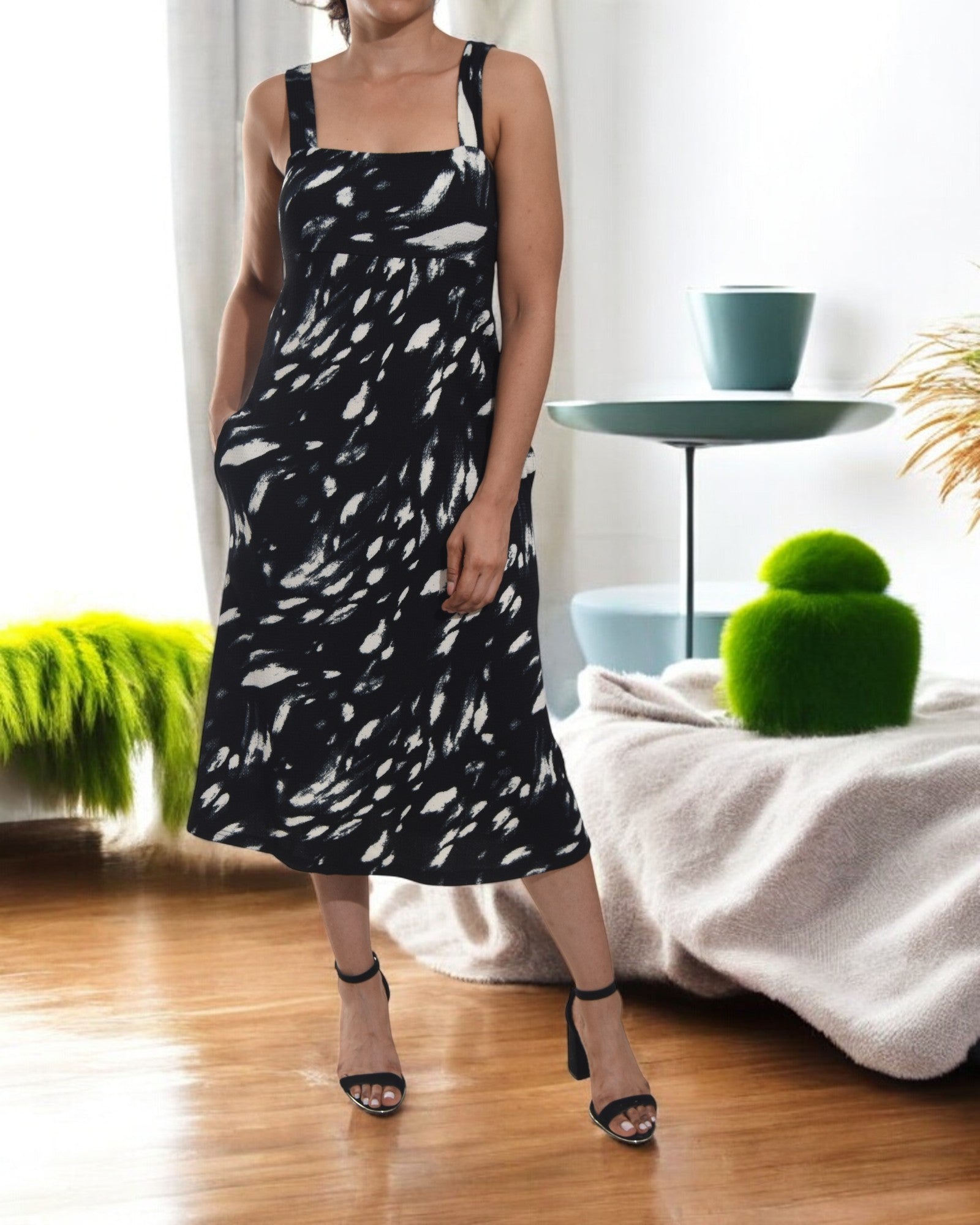 Ladies Strappy Pocket Dress - White Pattern - StylePhase SA