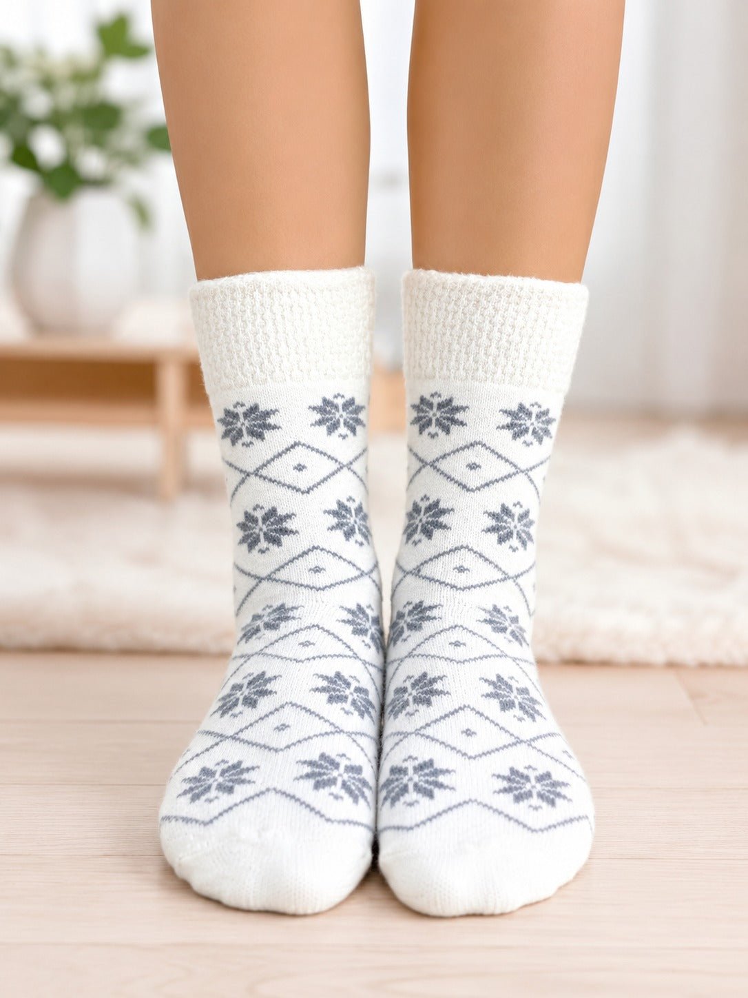 Ladies White Thermal Slipper Socks - StylePhase SA
