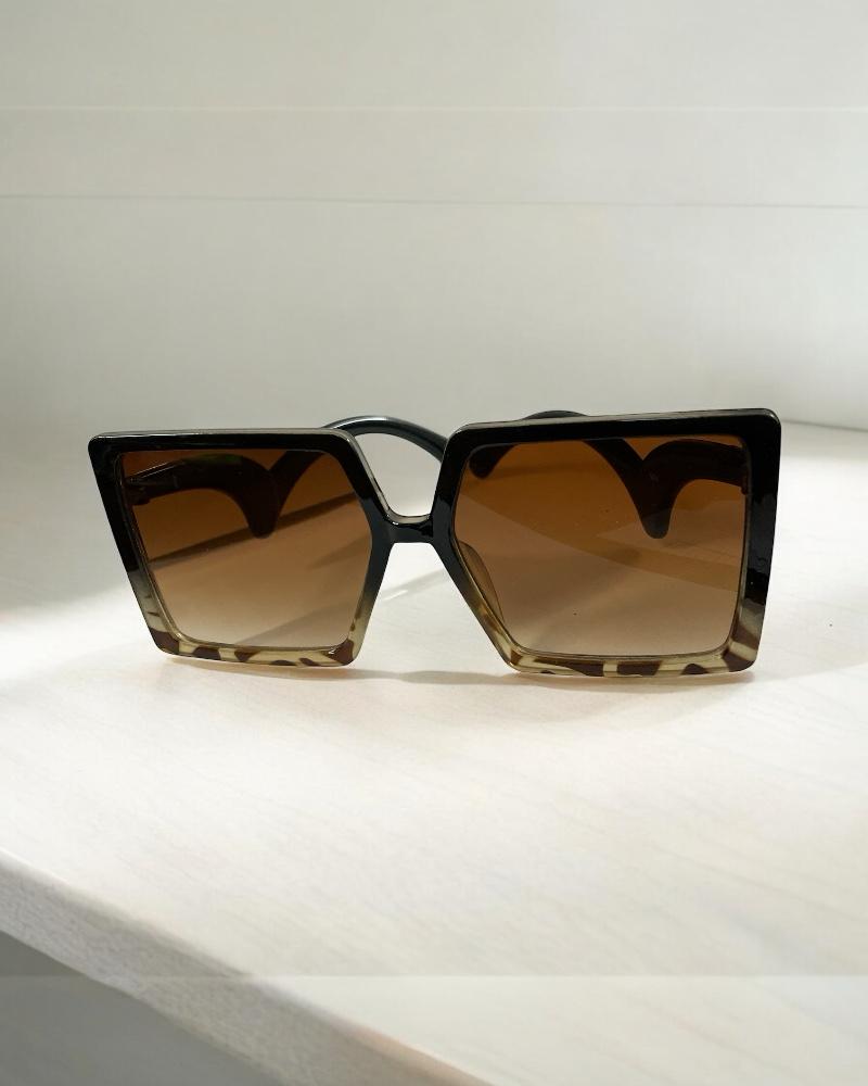 Oversized Square Frame Sunglasses - StylePhase SA