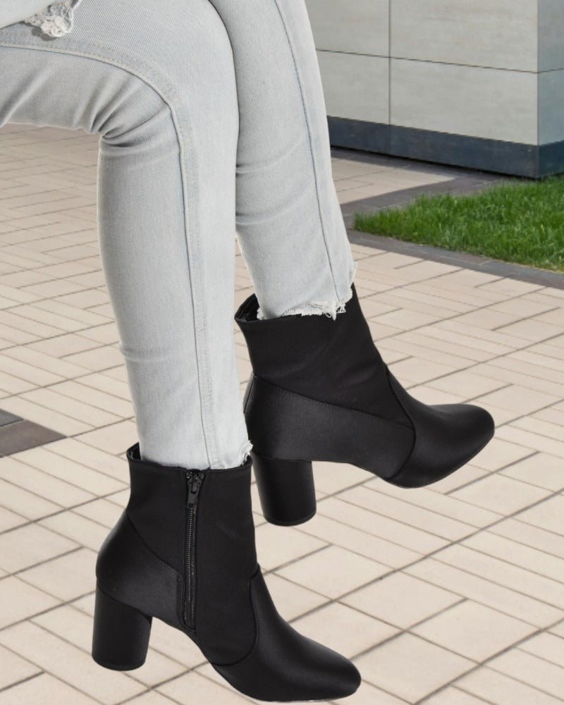 Quintessa Black Boots - StylePhase SA