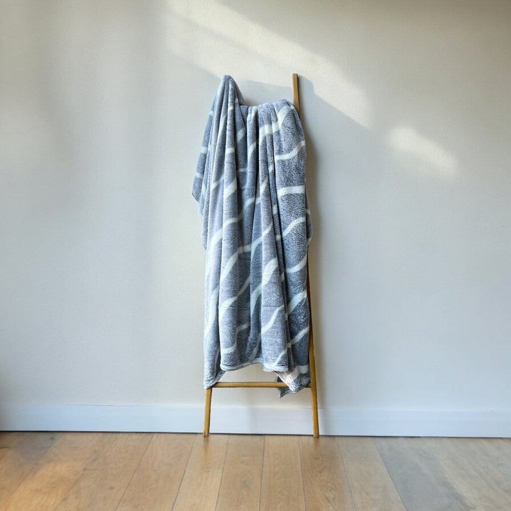 Two - Tone Flannel Fleece Throw - 180 x 200 cm - StylePhase SA