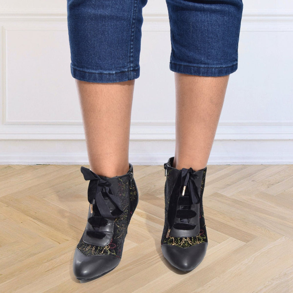 Embroidered Black Lace Up Boots - StylePhase SA