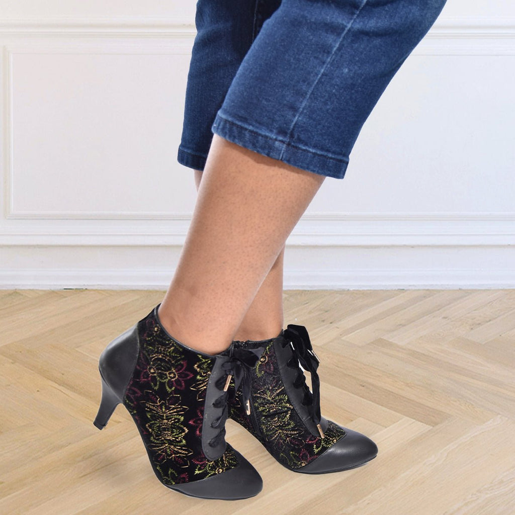 Embroidered Black Lace Up Boots - StylePhase SA