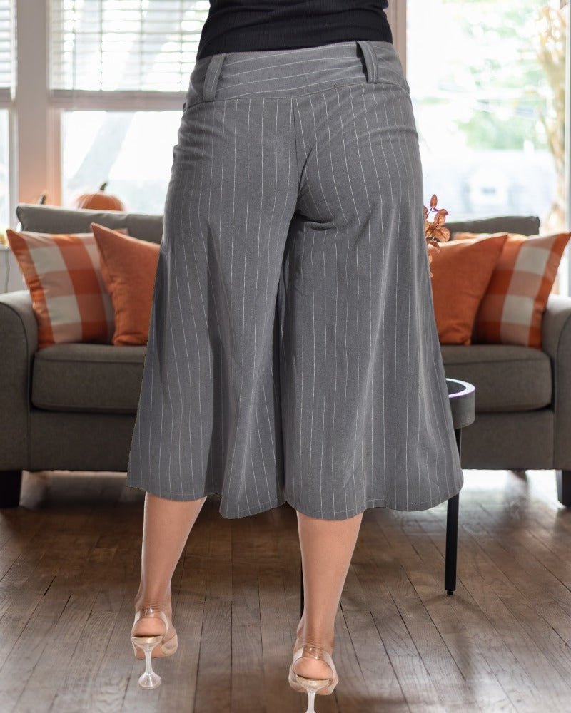 Ladies Grey Stripe Capri Pants - StylePhase SA