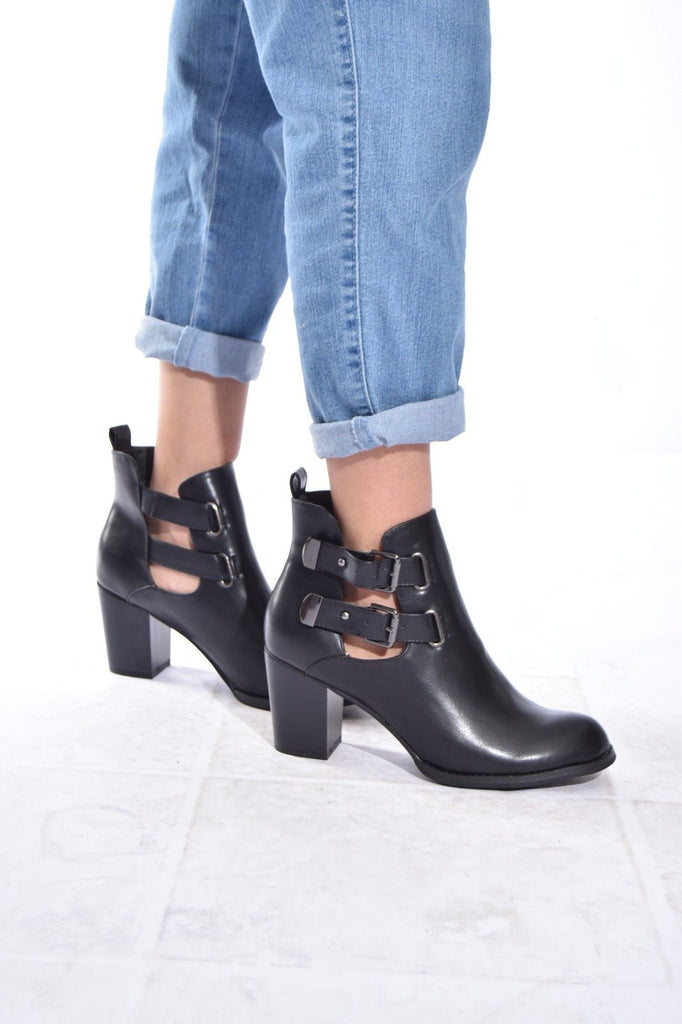 Mitchie Black Ankle Boots - StylePhase SA